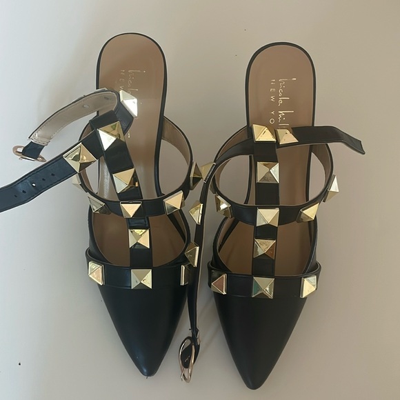 Nicole Miller Rockstud Strappy Heels Black - Picture 1 of 6